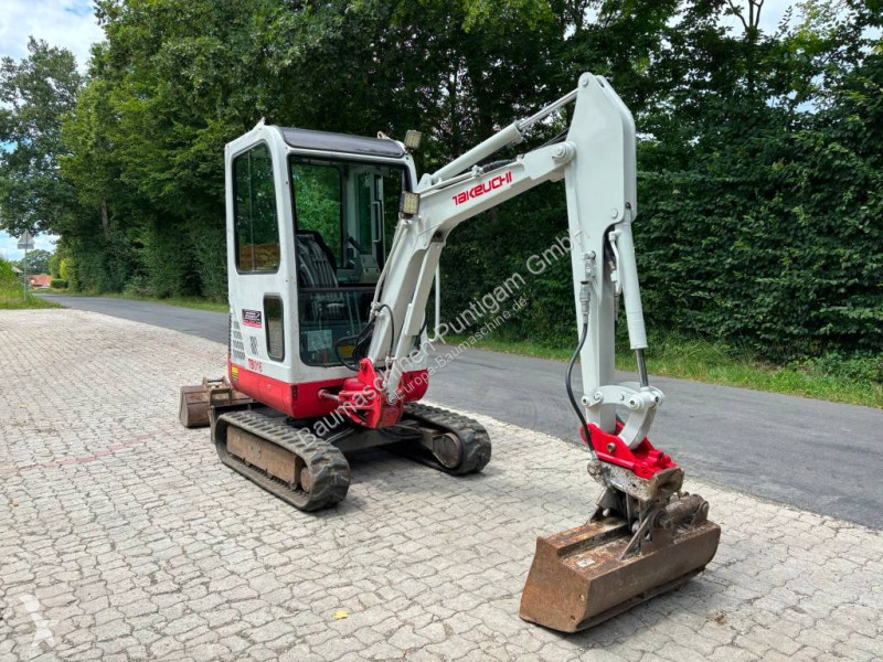 جرافة Takeuchi