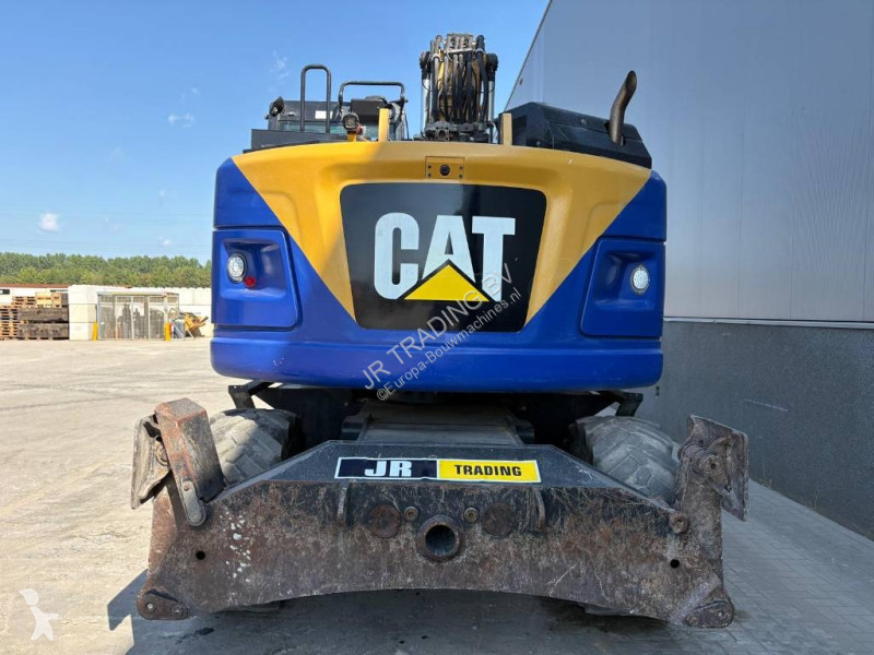 جرافة Caterpillar F