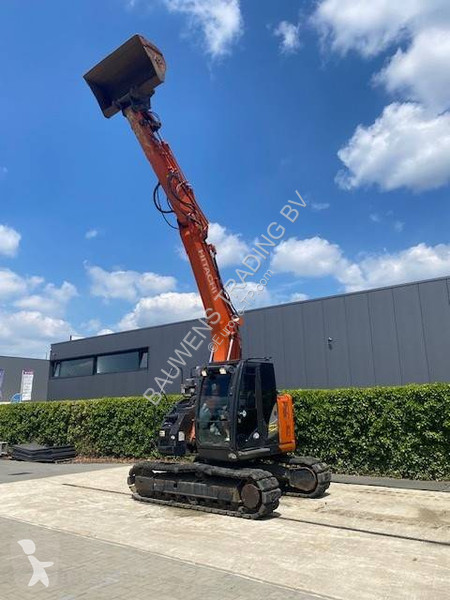 Rýpadlo Hitachi US6