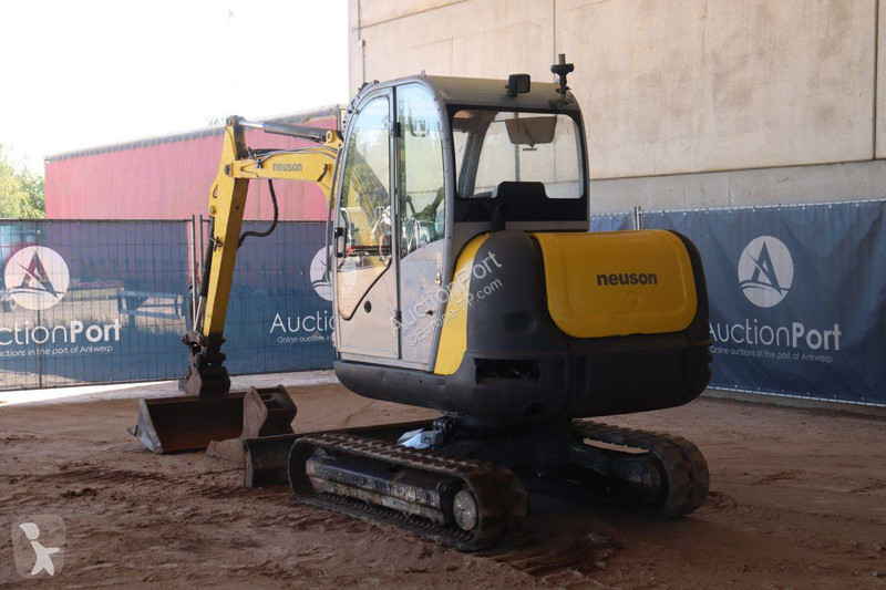 Lopatový nakládač Neuson 3503RD