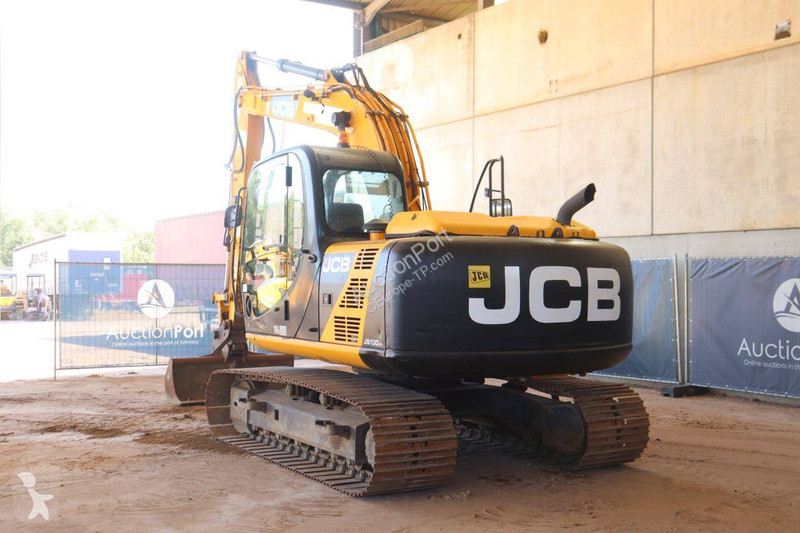 Excavator JCB