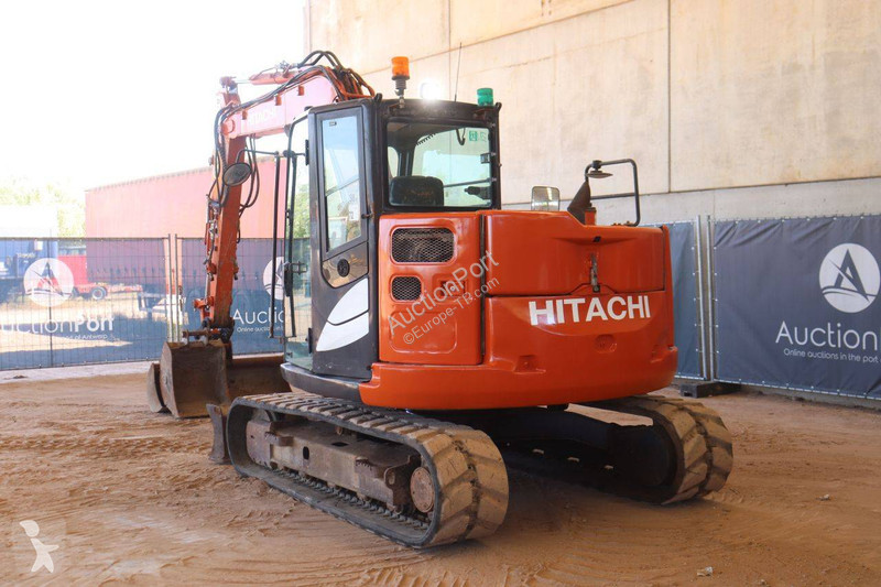 Lopatový nakládač Hitachi Zaxis B-6