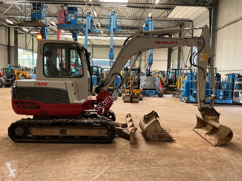 Экскаватор Takeuchi