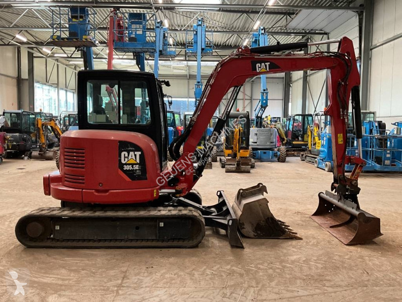 Excavator Caterpillar 305.5 E 2