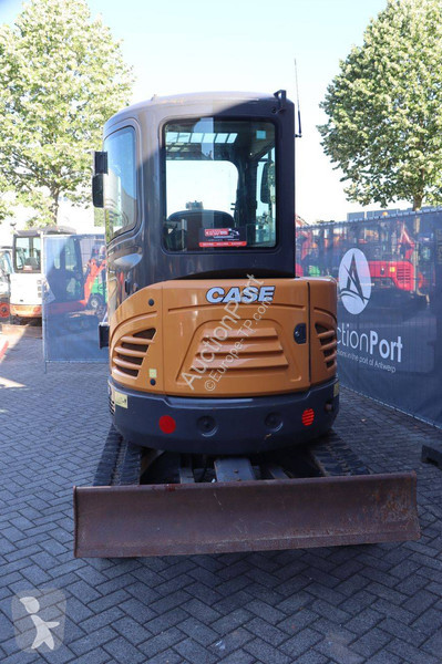 Lopatový nakládač Case CX26C