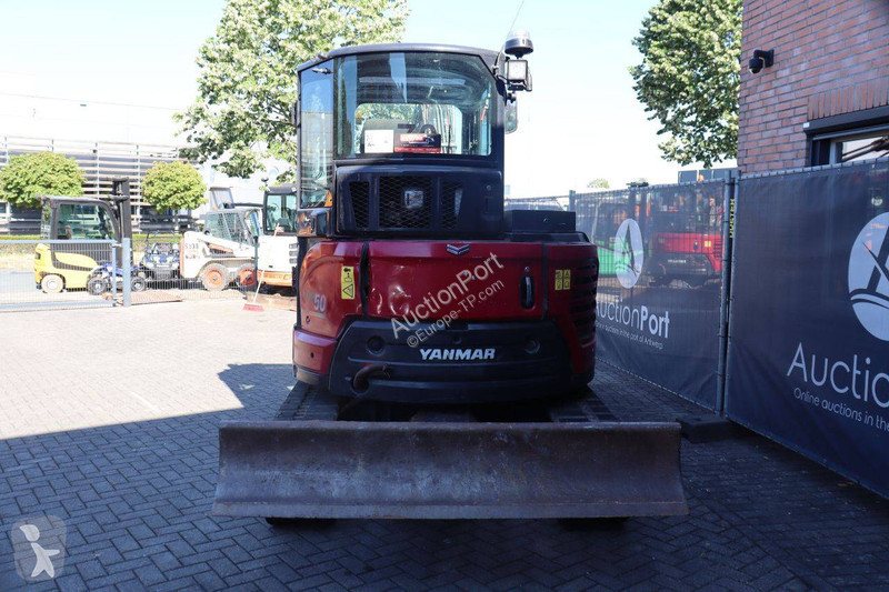 Lopatový nakládač Yanmar VIO50-6B