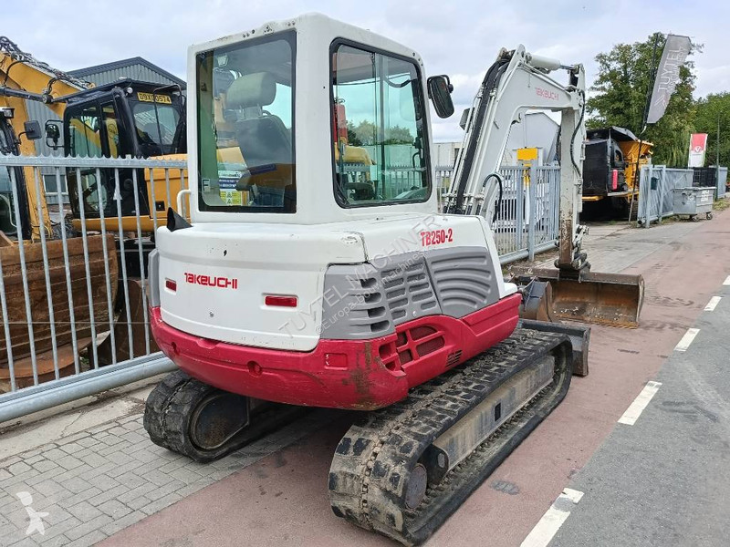 Excavator Takeuchi 5 ton rups graafmachine...