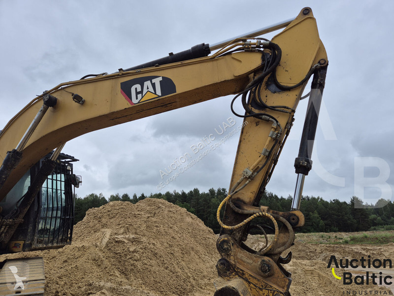 Lopatový nakládač Caterpillar LN