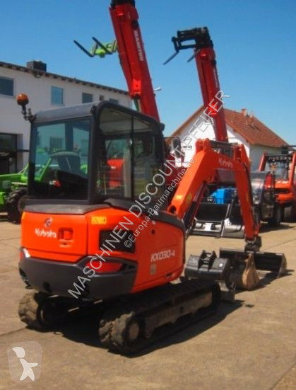 Lopatový nakládač Kubota KX030-4