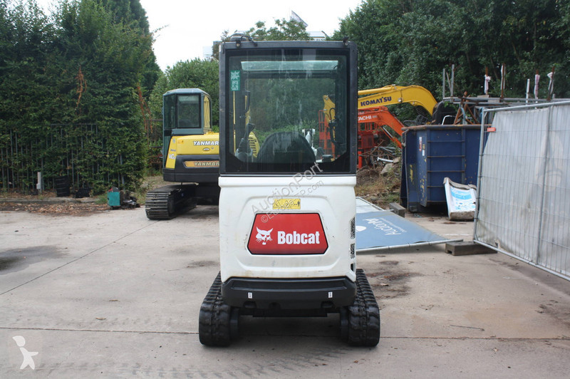 Багер Bobcat E17