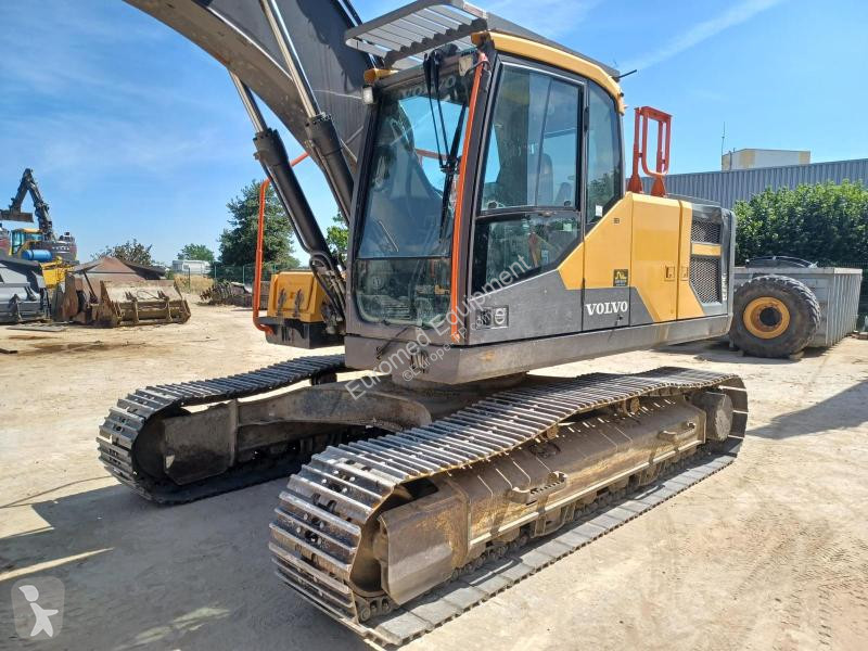 Pelle Volvo  EC220E