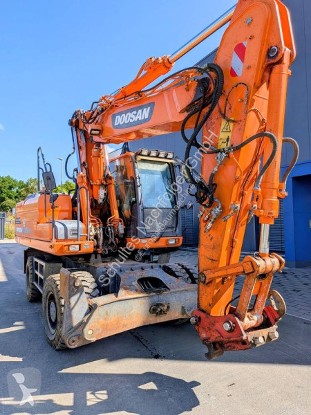 Pelle Doosan