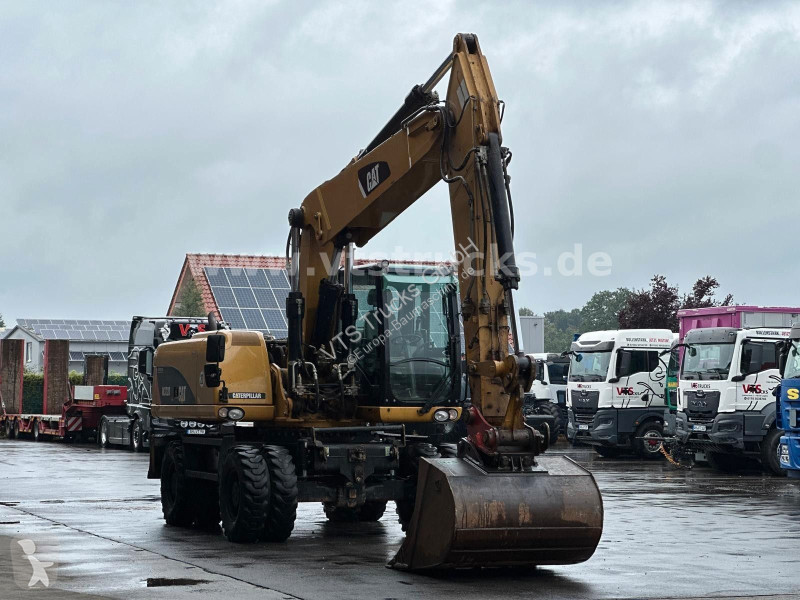 Caterpillar D 4x4 inkl. Löffel 2011 129kW ink....