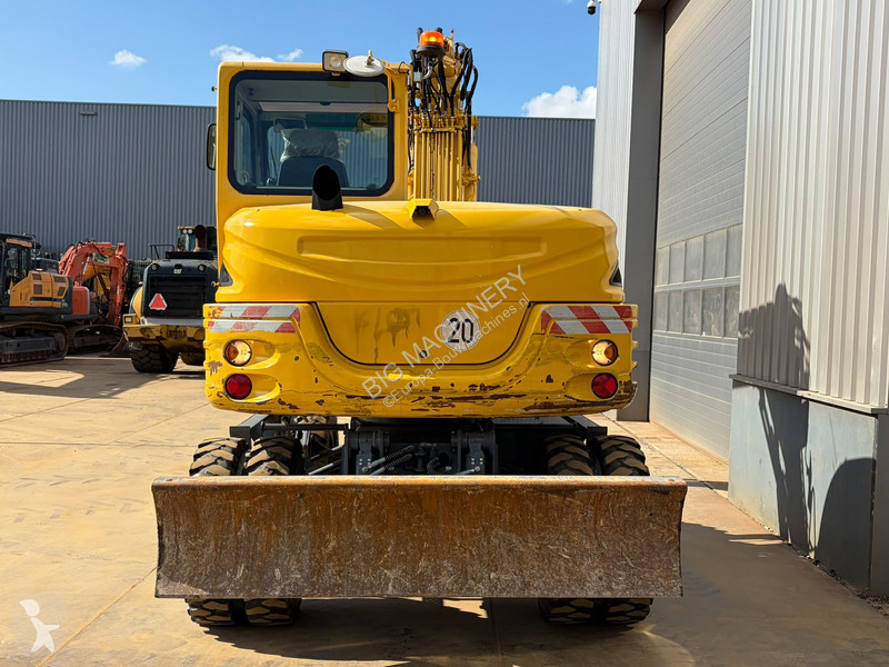 Pelle Takeuchi TB295W-1
