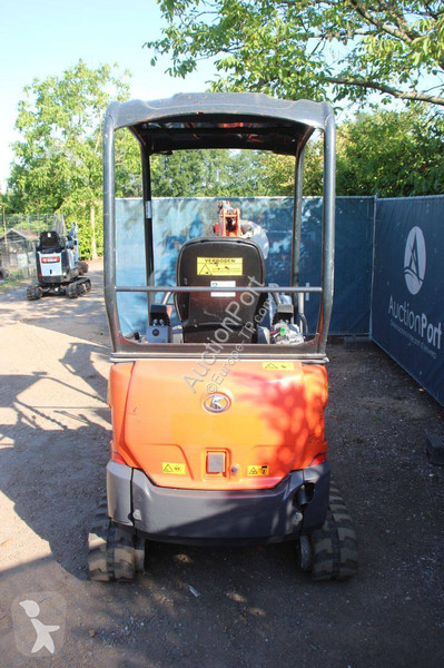 Багер Kubota
