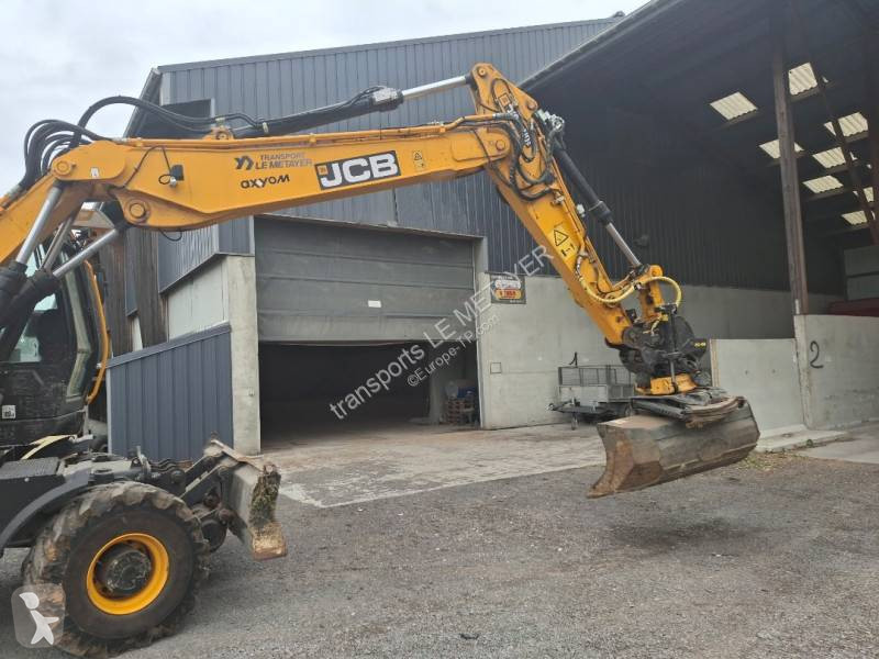 Pelle JCB