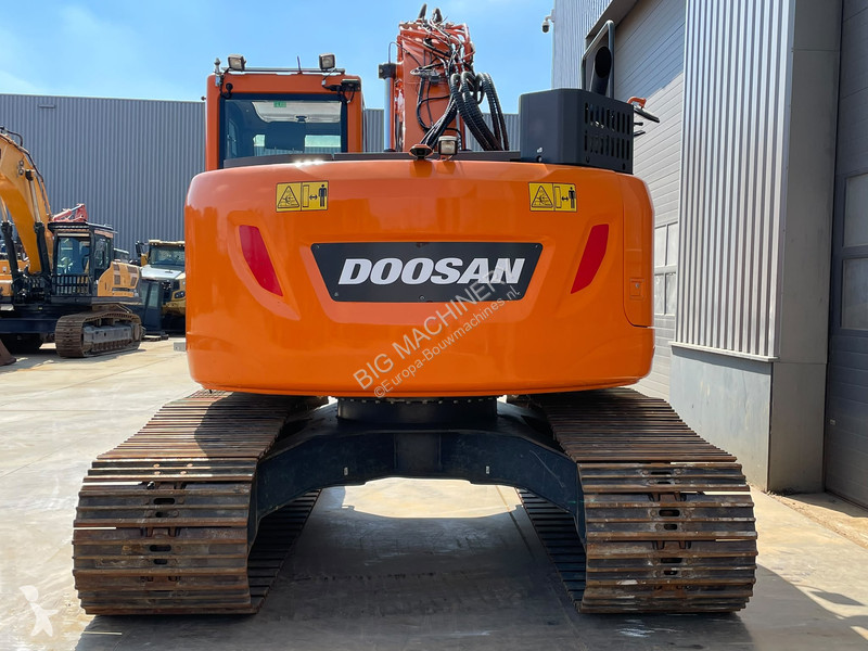 Excavadora Doosan 5
