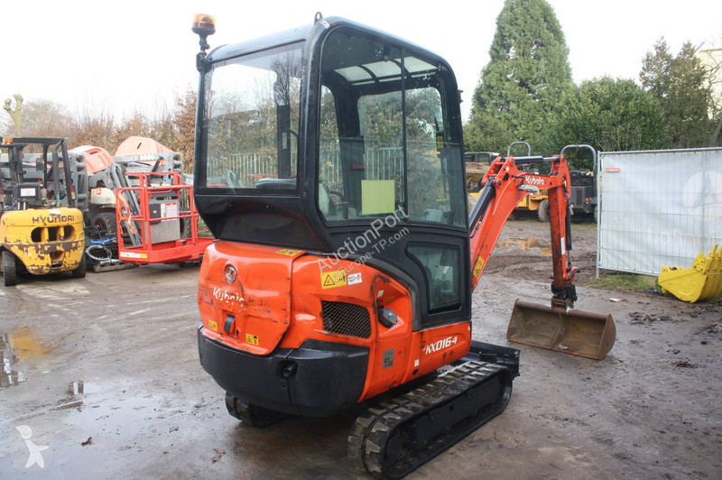 Багер Kubota