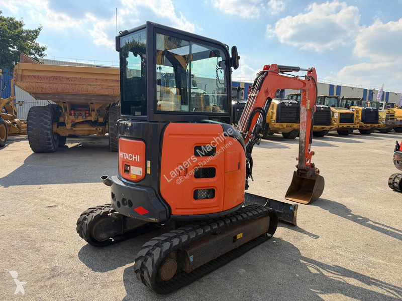 Excavadora Hitachi ZX33U-5 .