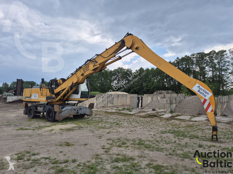 Багер Liebherr