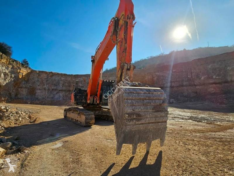 Екскаватор Hitachi