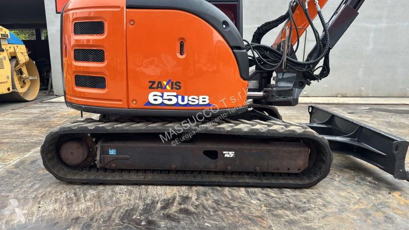 Екскаватор Hitachi ZX65USB-5 CLR
