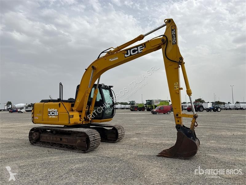 Екскаватор JCB