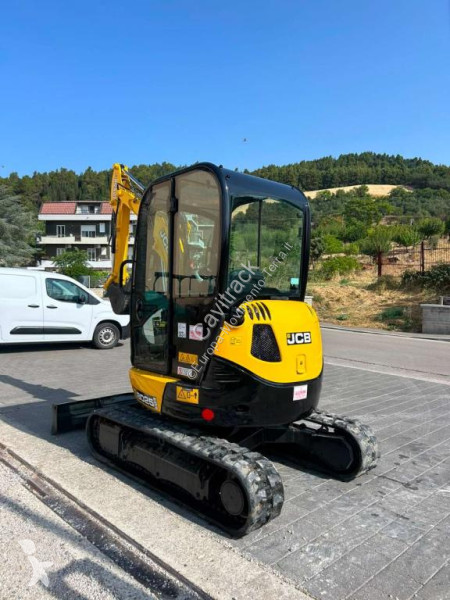 Екскаватор JCB