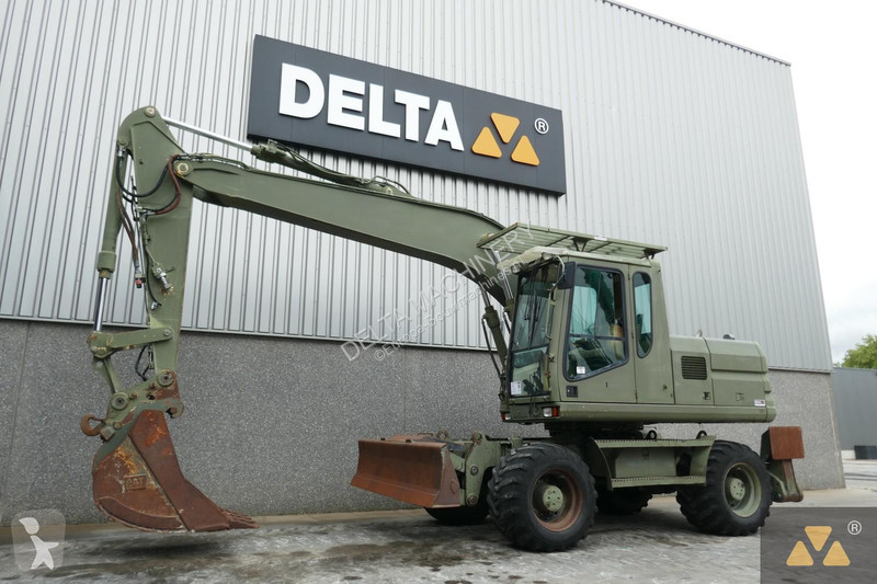 Koparka Caterpillar Ex-army