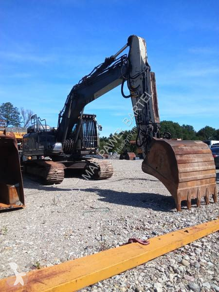 Escavadora Komatsu PC210LC-11E0