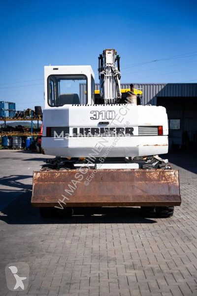 Экскаватор Liebherr