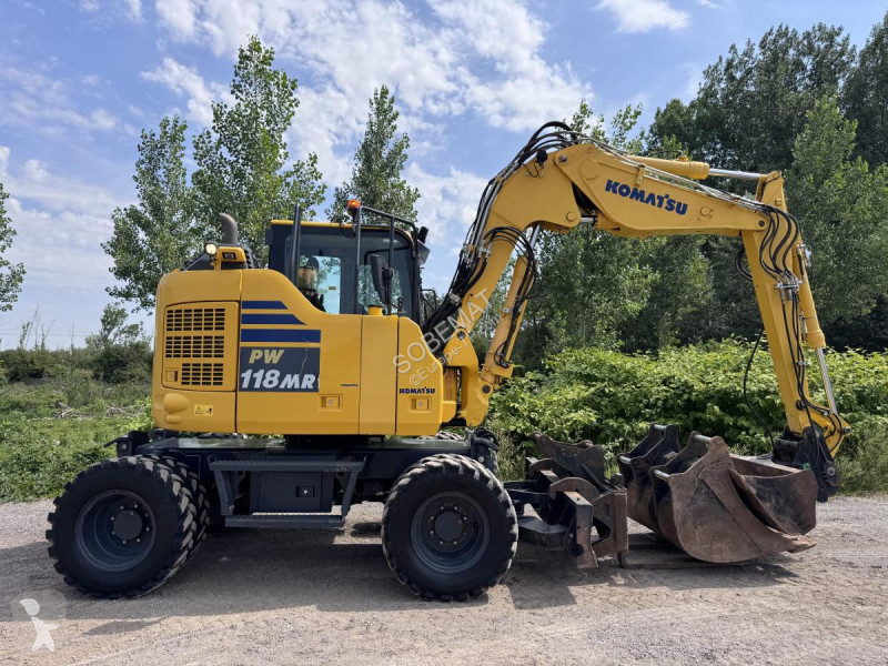 Escavadora Komatsu  PW118MR-11