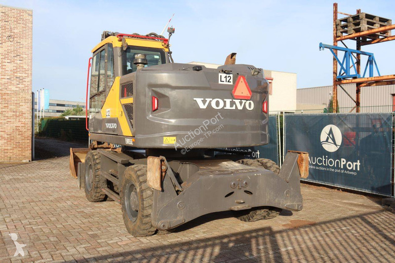 جرافة Volvo EWR150E
