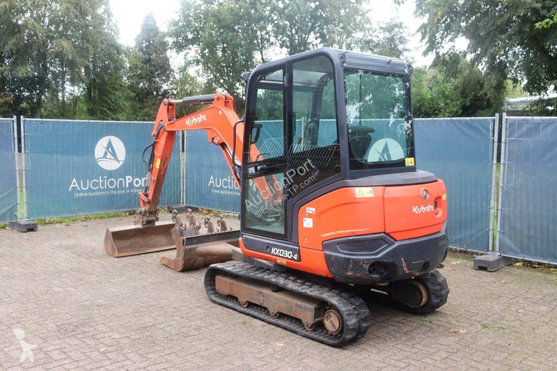 Excavadora Kubota KX030-4