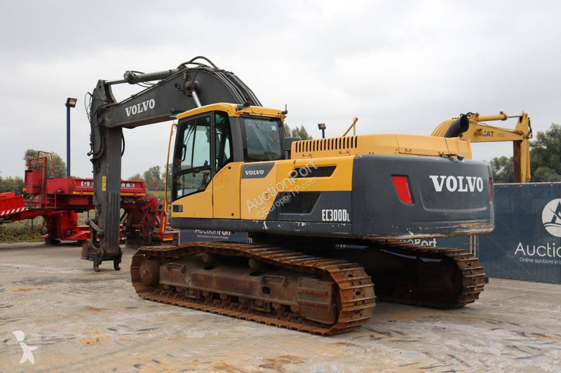 جرافة Volvo L
