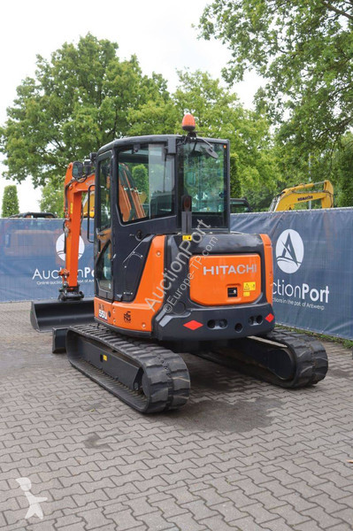 جرافة Hitachi ZX55U6