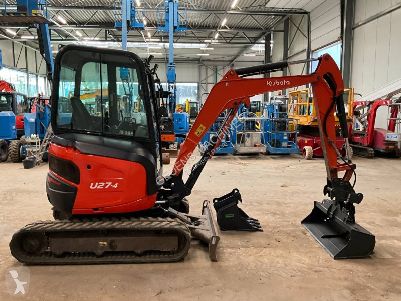 جرافة Kubota 274