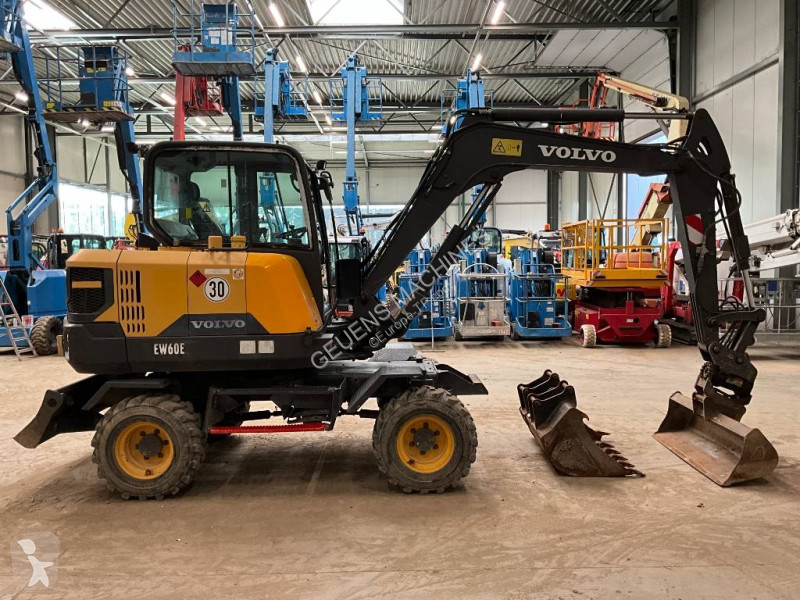 جرافة Volvo EW 60 E powertilt