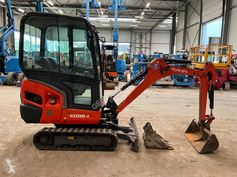 جرافة Kubota 0164