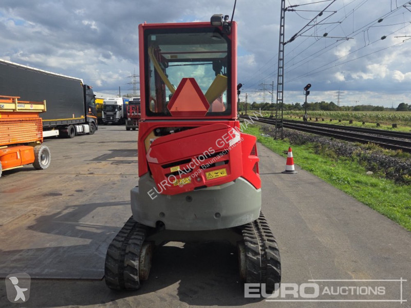جرافة Volvo ECR25D