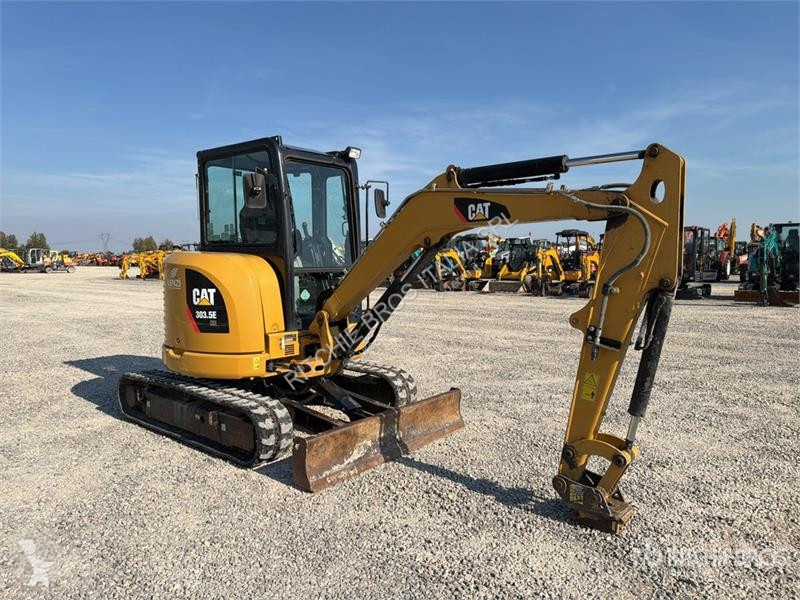 جرافة Caterpillar E Mini Excavator
