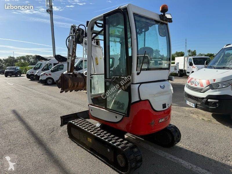 Excavadora Yanmar sv22