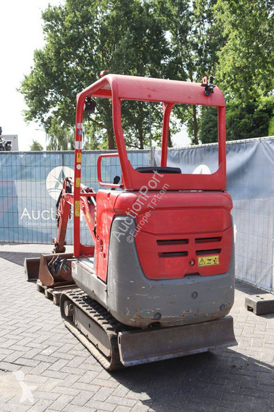 جرافة Volvo EC15D