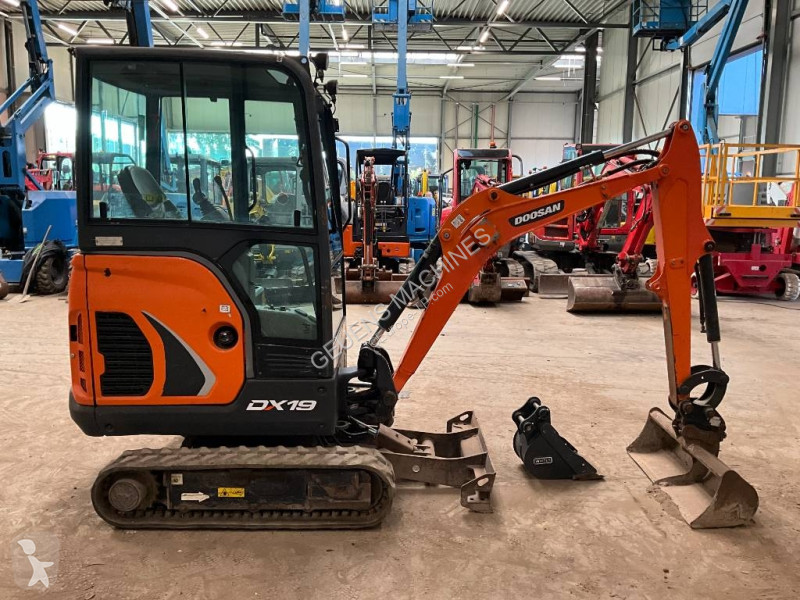 Skovel Doosan DX 19
