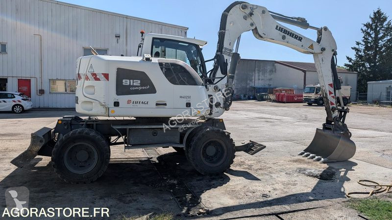 جرافة Liebherr 912