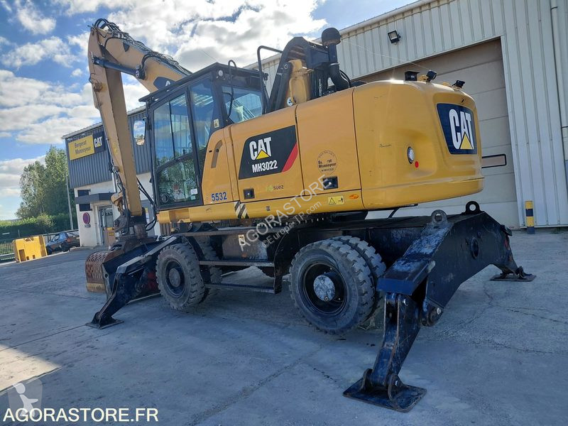 جرافة Caterpillar MH3022