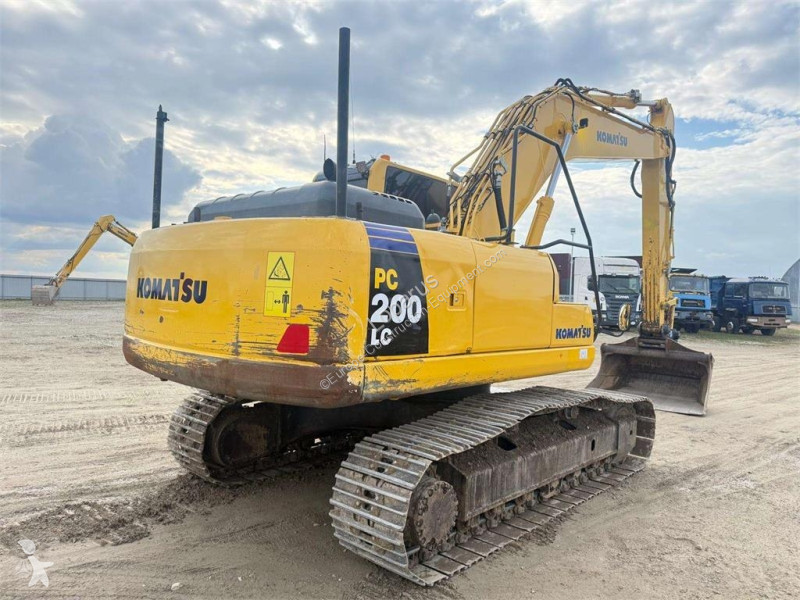 جرافة Komatsu LC8