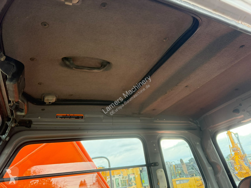 جرافة Hitachi ZX210 LC1