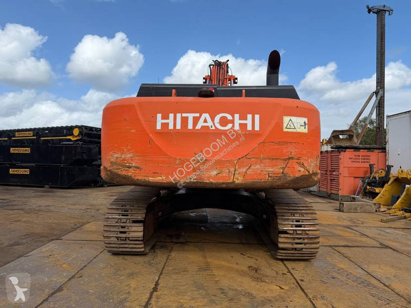 جرافة Hitachi LC5B