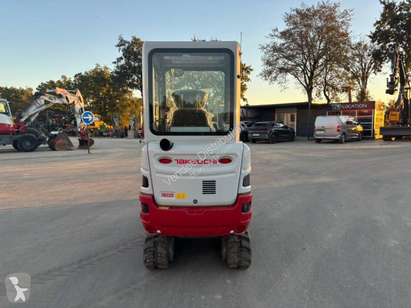 Skovel Takeuchi TB225